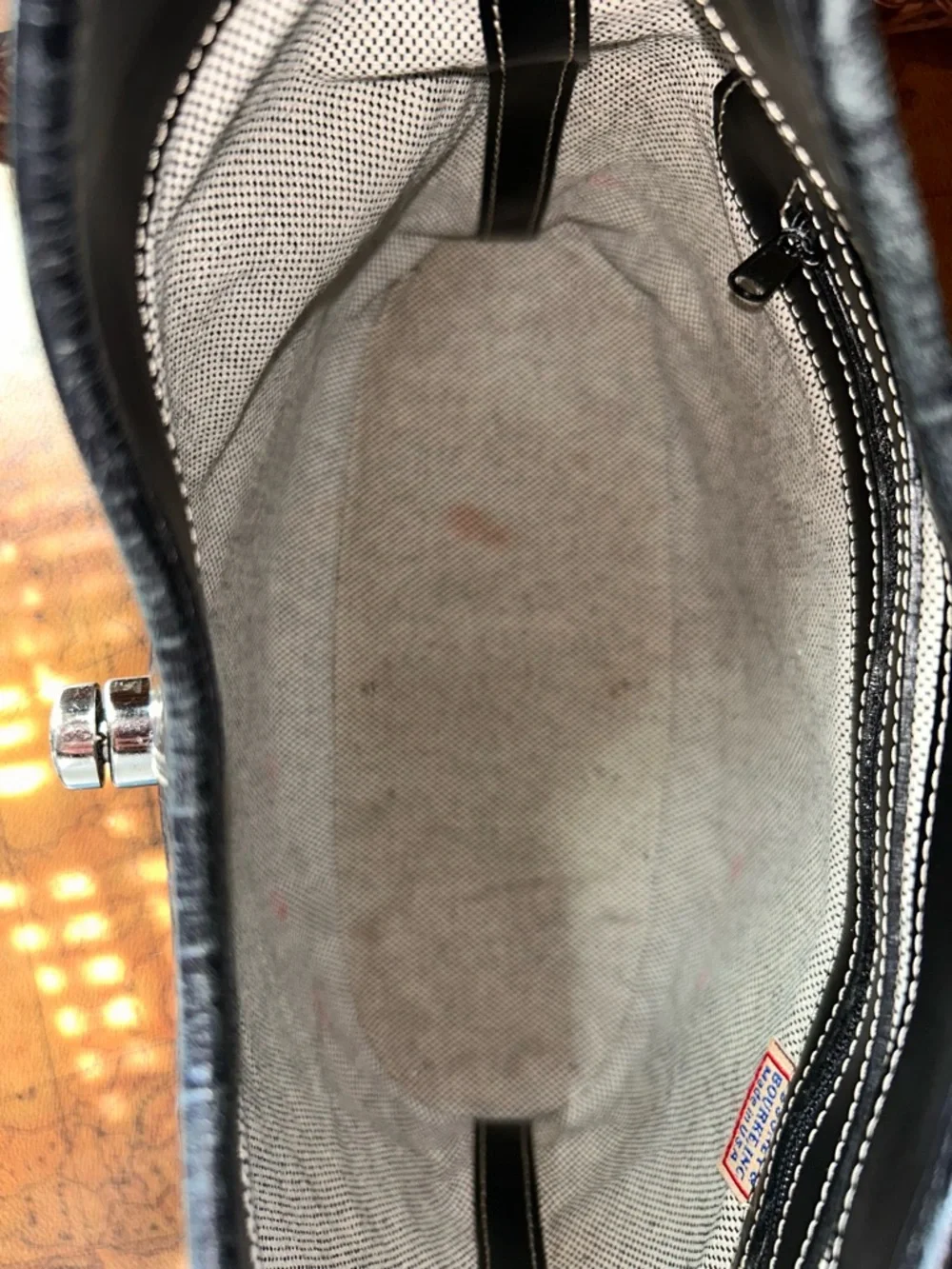 Dooney & Bourke Vintage HoBo
Shoulder Bag Black CrocEmbossed - Silver Turnlock - Picture 11 of 16